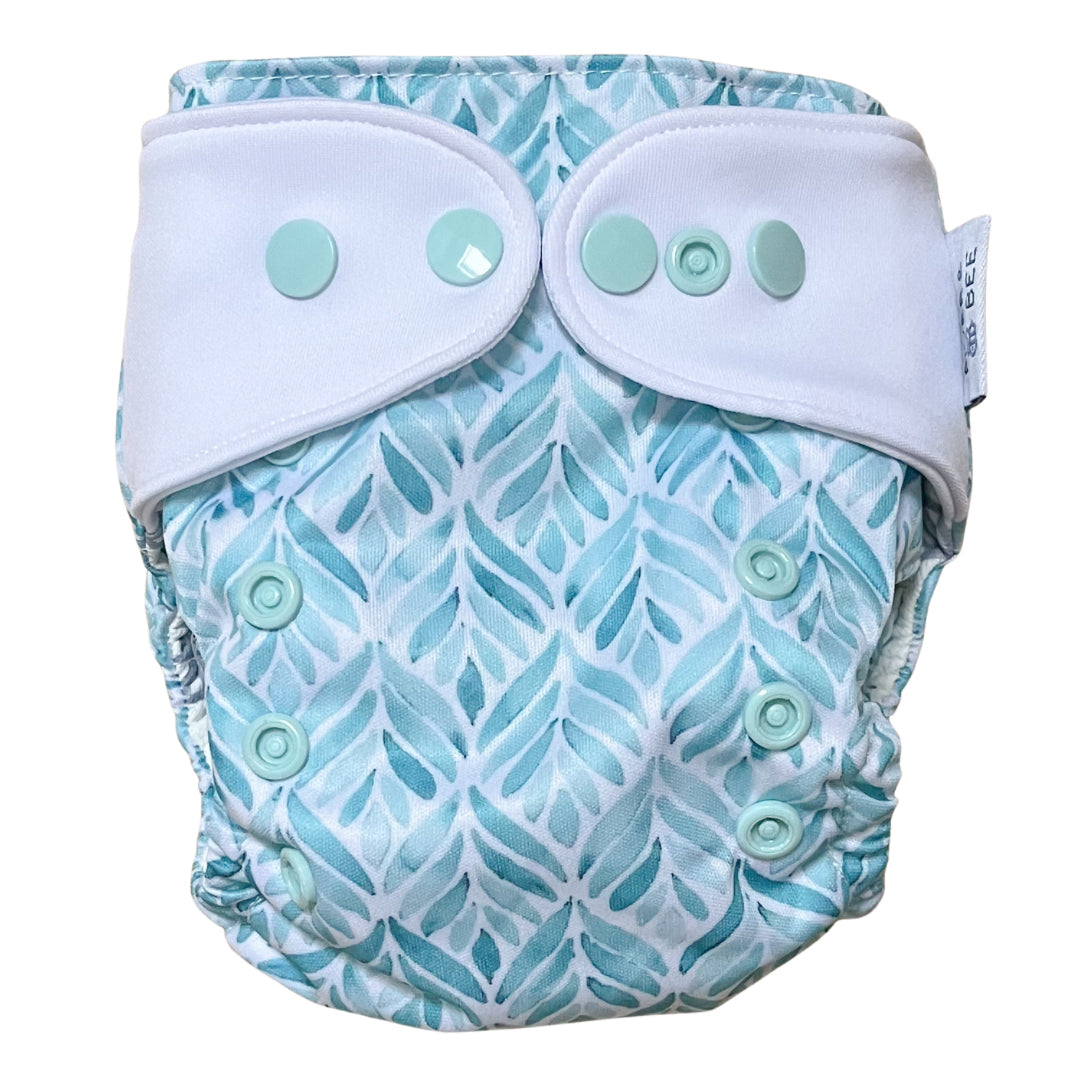 River & Bee Newborn Nappy